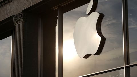 15 йил мобайнида биринчи марта Apple йиллик тушуми камайгани қайд этилди