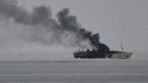 Tinch okeanida bortida 52 yo‘lovchi bo‘lgan kema yong‘in ichida qoldi