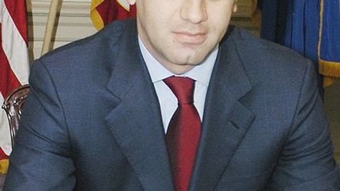 Грузияда собиқ мудофаа вазирига суиқасд уюштирилди
