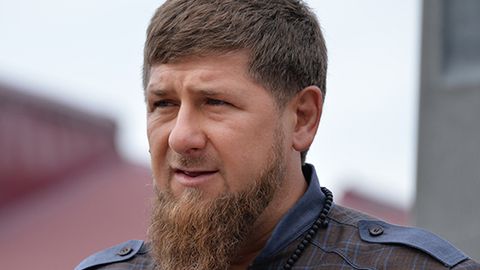Қодиров тарафдорларидан Емельяненкони ҳақорат қилувчи ёзувларни ўчиришни сўради