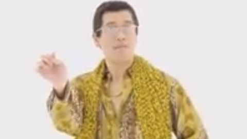 Япониялик хонанданинг Pen Pineapple Apple Pen хити Гиннеснинг рекордлари китобига киритилди