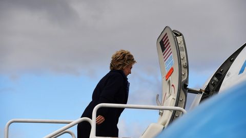 FQB Hillari Klintonning yozishmalari bo‘yicha ish tergoviga qaytdi