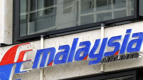 Маврикийда ғойиб бўлган MH370 рейси бўлаклари топилди