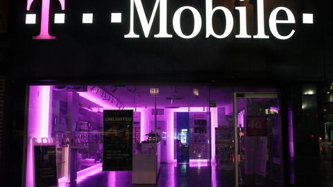 AQShning T-Mobile uyali aloqa operatori mijozlarni chalg‘itgani uchun 48 mln dollar jarima to‘laydi
