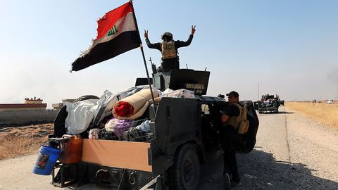 OAV: Iroq politsiyasi Mosul janubidagi neft konini nazorat ostiga oldi