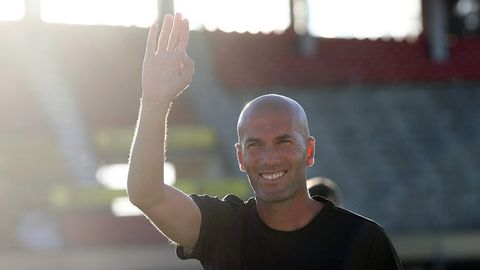 Zinedin Zidan Sankt-Peterburgning mehmondo‘stlik elchisi bo‘ldi