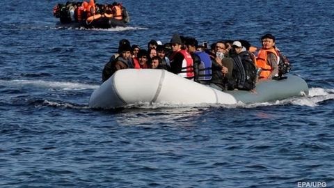 Ўртаер денгизида резина қайиқлар ҳалокати оқибатида қурбон бўлганлар сони қарийб 240 кишига етди
