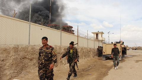 Афғонистонда туман раҳбарининг автомобили минага дуч келиб, портлаб кетди