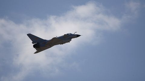 Xitoyda ayol uchuvchi qiruvchi samolyotdagi parvoz chog‘ida halokatga uchradi