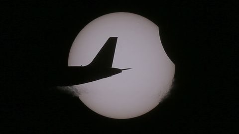 Ҳинд океанида Boeing 777 лайнерини қидириш вақтинча тўхтатилади