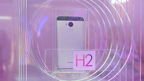 CES 2017: буюмларнинг таркибини аниқлай оладиган Changhong H2 смартфони тақдим этилди