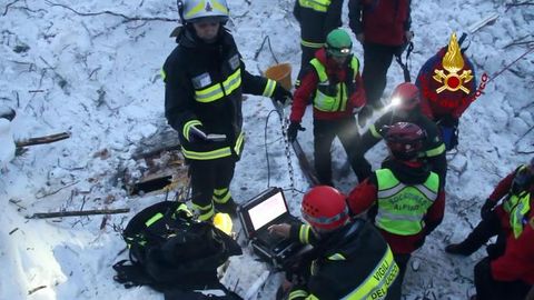 Italiyada qor ko‘chkisi ostida qolgan mehmonxonadagi qurbonlar soni 14 nafarga yetdi