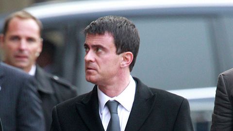 Франция собиқ бош вазири унга тарсаки туширган кишини судга беради