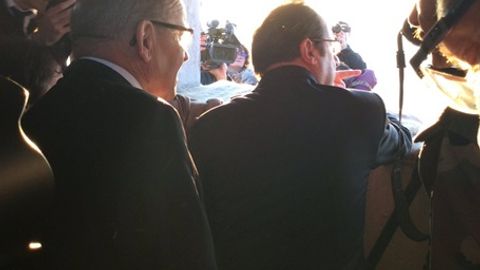 Olland Mosulning janglar bo‘layotgan hududiga tashrif buyurdi