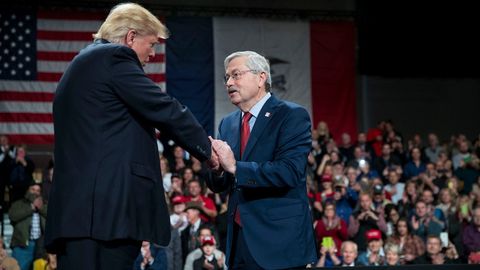 ОАВ: Трамп АҚШнинг айрим элчиларидан инаугурация маросимига қадар лавозимини тарк этишни талаб қилди