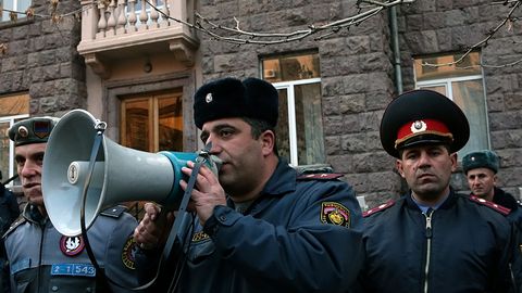 Yerevanda Rossiya harbiy bazasi mayorining jasadi topildi