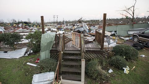 АҚШдаги довул ва торнадолар оқибатида ҳалок бўлганлар сони 20 нафарга етди