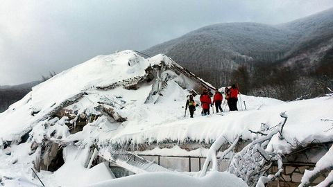 Italiyada qor ko‘chkisi ostida qolgan mehmonxonadagi qurbonlar soni 18 nafarga yetdi
