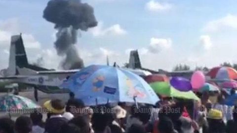 Tailandda Bolalar kuniga bag‘ishlangan aviashouda qiruvchi samolyot qulab tushdi (video)