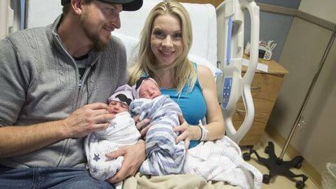 AQShda egizaklardan biri 2016, ikkinchisi 2017-yilda dunyoga keldi