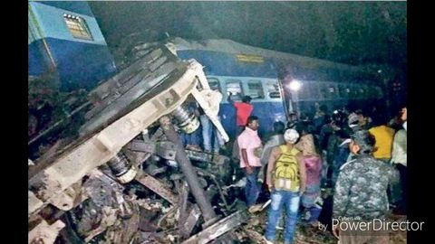 Hindistonda poyezdning relsdan chiqib ketishi oqibatida 32 kishi halok bo‘ldi