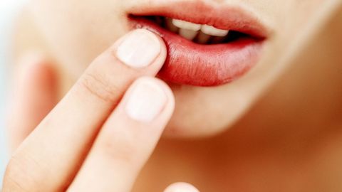 Quruq lablarni parvarishlaymiz