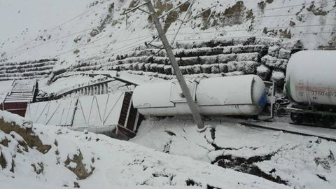 “Toshkent—Andijon” poyezdlar qatnovi nega to‘xtab qoldi? Qamchiqdagi temir yo‘lda nima bo‘lgan? Asosiy ma’lumotlar