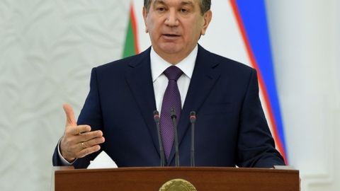 Shavkat Mirziyoyev Bosh vazirning ikki o‘rinbosariga hayfsan e’lon qildi
