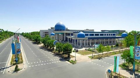 Сирдарё ҳокими Ғофуржон Мирзаев вилоят ижодкорлари билан учрашди. Учрашувда шўр босган каналларга ширинмия экиш таклиф қилинди