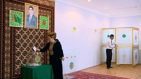 Туркманистонда президент сайлови биринчи марта сиёсий партиялардан номзодлар иштирокида бўлиб ўтмоқда