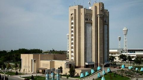 Шофиркон туманида газ ва электр таъминотидаги муаммолар халқ депутатлари Кенгаши сессиясида муҳокама қилинди