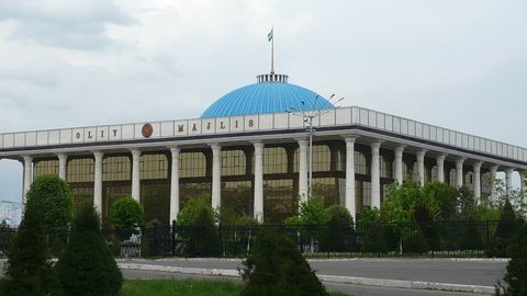 O‘zbekistonda jinoiy jazolar tizimiga majburiy jamoat ishlari kiritiladi