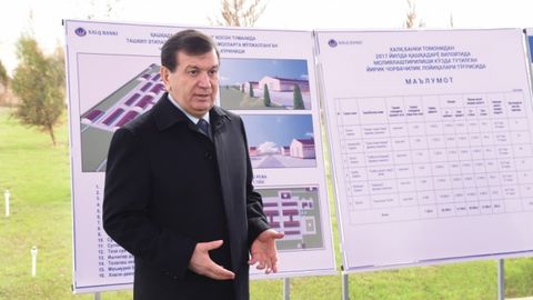 Шавкат Мирзиёев Қашқадарёда амалга оширилаётган дори-дармон ишлаб чиқариш лойиҳалари билан танишди