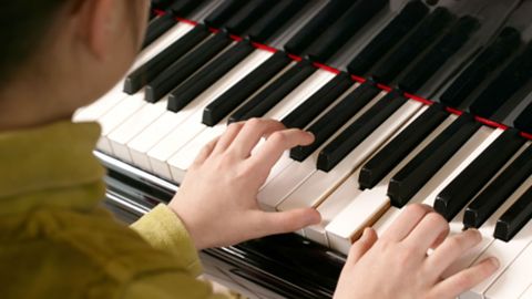 O‘zbekistonlik 5-sinf o‘quvchisi Vladimir Spivakov fondining iqtidorli bolalar ro‘yxatiga kiritildi