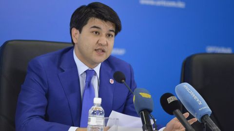 Қозоғистоннинг собиқ иқтисодиёт вазири 3 млн доллар ўмаришда гумон қилинмоқда