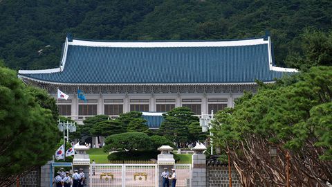 Janubiy Koreya prezidenti vazifasini bajaruvchi tergovchilarni qarorgoh hududiga kiritmadi