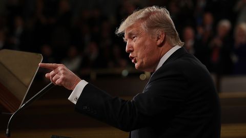 Трамп унинг суҳбатларини тинглашгани ҳақидаги хабар манбасини айтди