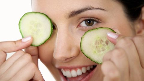 Кўз ости терисининг осилиб қолишини қандай йўқотса бўлади?