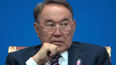 Nursulton Nazarboyev “Qozog‘iston Respublikasi konstitutsiyasiga o‘zgartirish va qo‘shimchalar kiritish to‘g‘risida”gi qonunni imzoladi