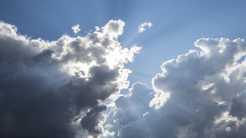 Россияликларнинг тўртдан бир қисми Қуёш Ер атрофида айланади, деб ҳисоблайди