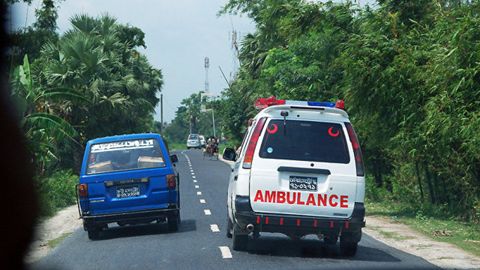 Bangladeshda yuk avtomobilining mikroavtobus bilan to‘qnashuvi oqibatida 12 kishi halok bo‘ldi