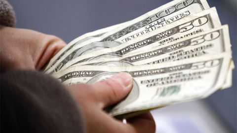 Rossiyadan O‘zbekistonga pul o‘tkazmalari hajmi 2016-yilda 1,88 mlrd dollarni tashkil etdi. Bu 2015-yilga nisbatan 20 foizga kam