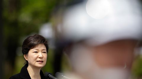 Janubiy Koreya sudi sobiq prezident Pak Kin Xeni hibsga olish uchun order berdi