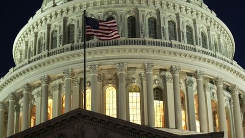 Kongress Obama Trampning telefon suhbatlarini eshitganligi isbotini talab qildi