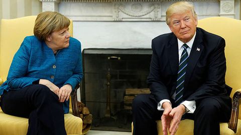 Трамп Ангела Меркелга қўл бермади. Меркель — ҳайратда!