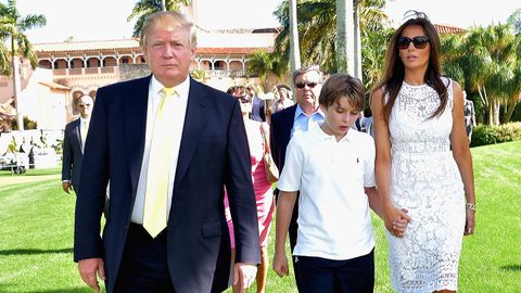 Бир ойда 30 га яқин самолёт Трамп қароргоҳи яқинидаги парвозларга қўйилган тақиқни бузди