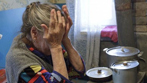 Qozog‘istonda firibgarlar pullarni yangi kupyuralarga almashtirish bahonasida 93 yoshli qariyani 2200 dollarga tushirdi