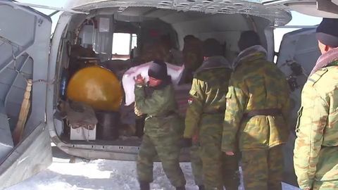 Rossiya uchuvchilari Tojikistonda ko‘chki tufayli ajralib qolgan tog‘li qishloqqa gumanitar yordam yetkazdi