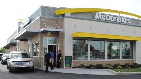 АҚШда YouTube орқали машина ҳайдашни ўрганган 8 ёшли бола отасининг машинасини миниб McDonald’s’га кетди