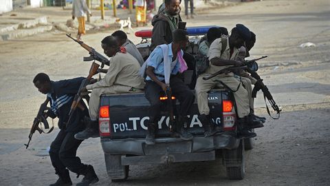 АҚШ ўзининг ўнлаб ҳарбийларини Сомалига ёрдамга жўнатди